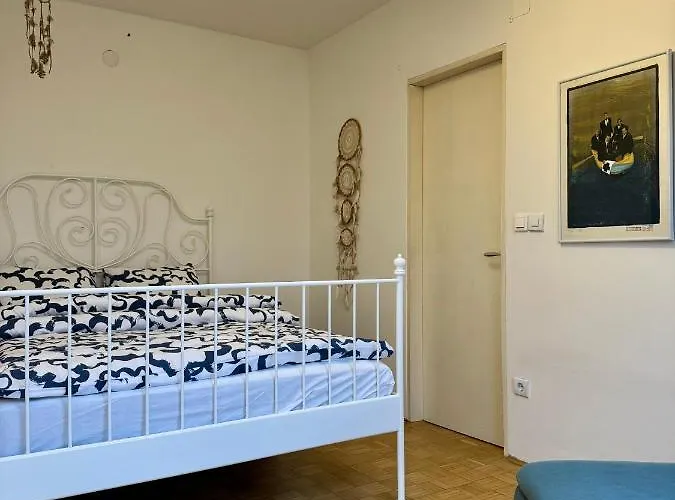 The Rooftop Apartma *